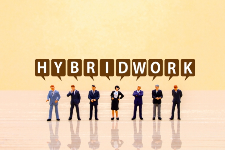 ハイブリッドワークとは？導入メリット・デメリットと企業の成功事例を解説