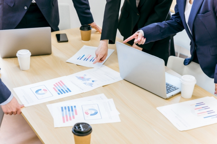 オープンミーティングとは？オフィス導入のメリットと事例